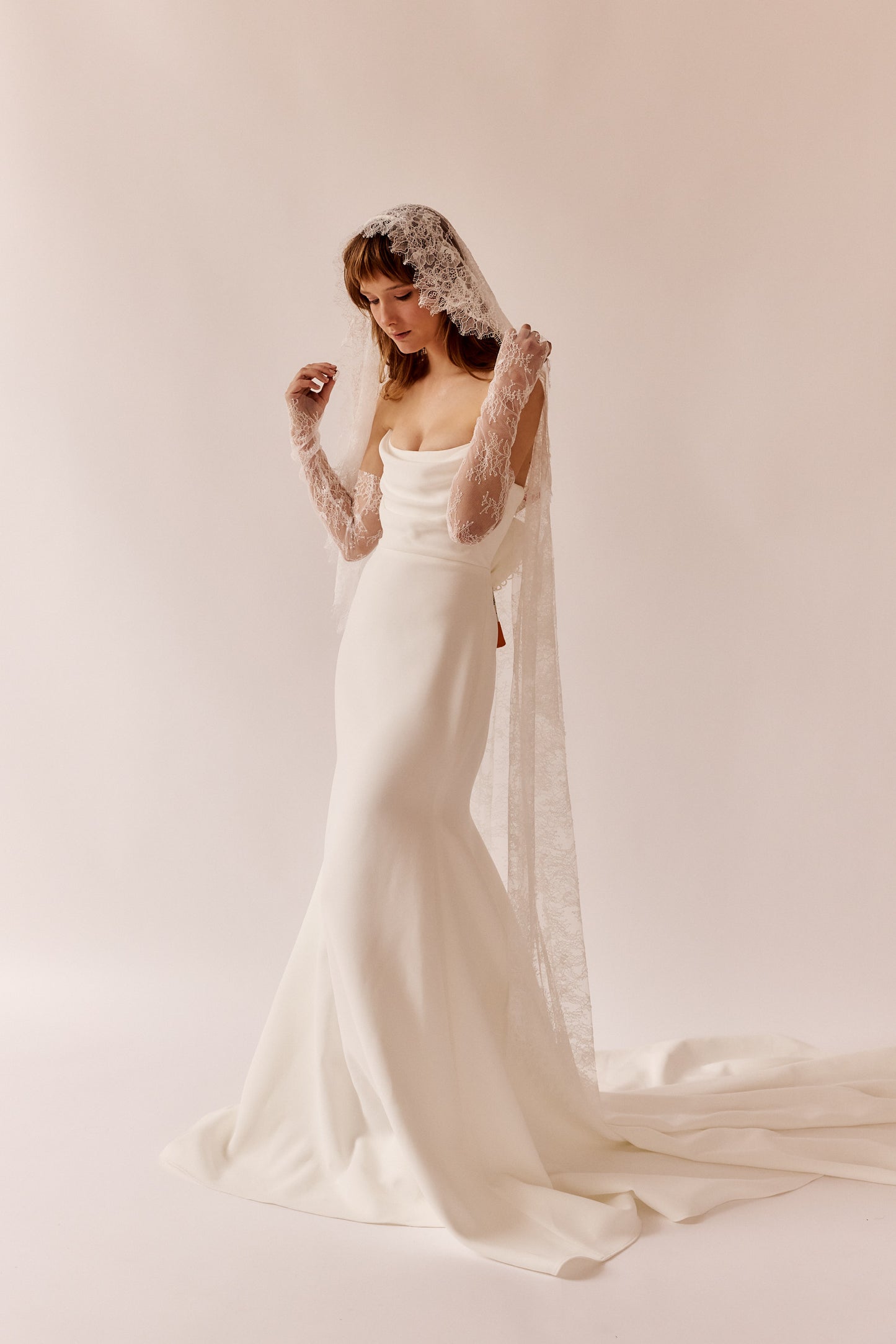Valentina French Lace Mantilla Veil