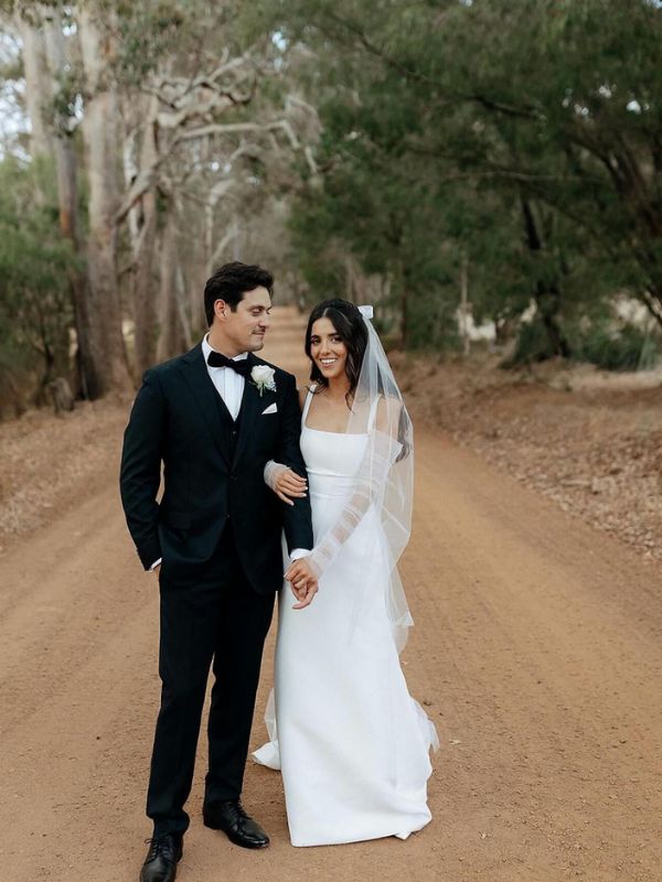 Eadie Crinoline Bow Veil