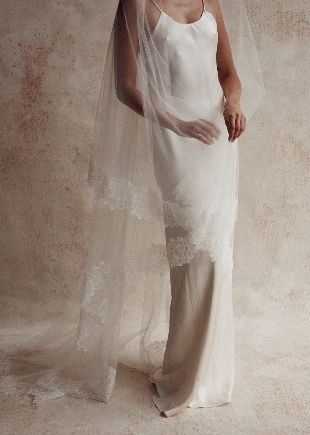 Harper Lace Trimmed Veil