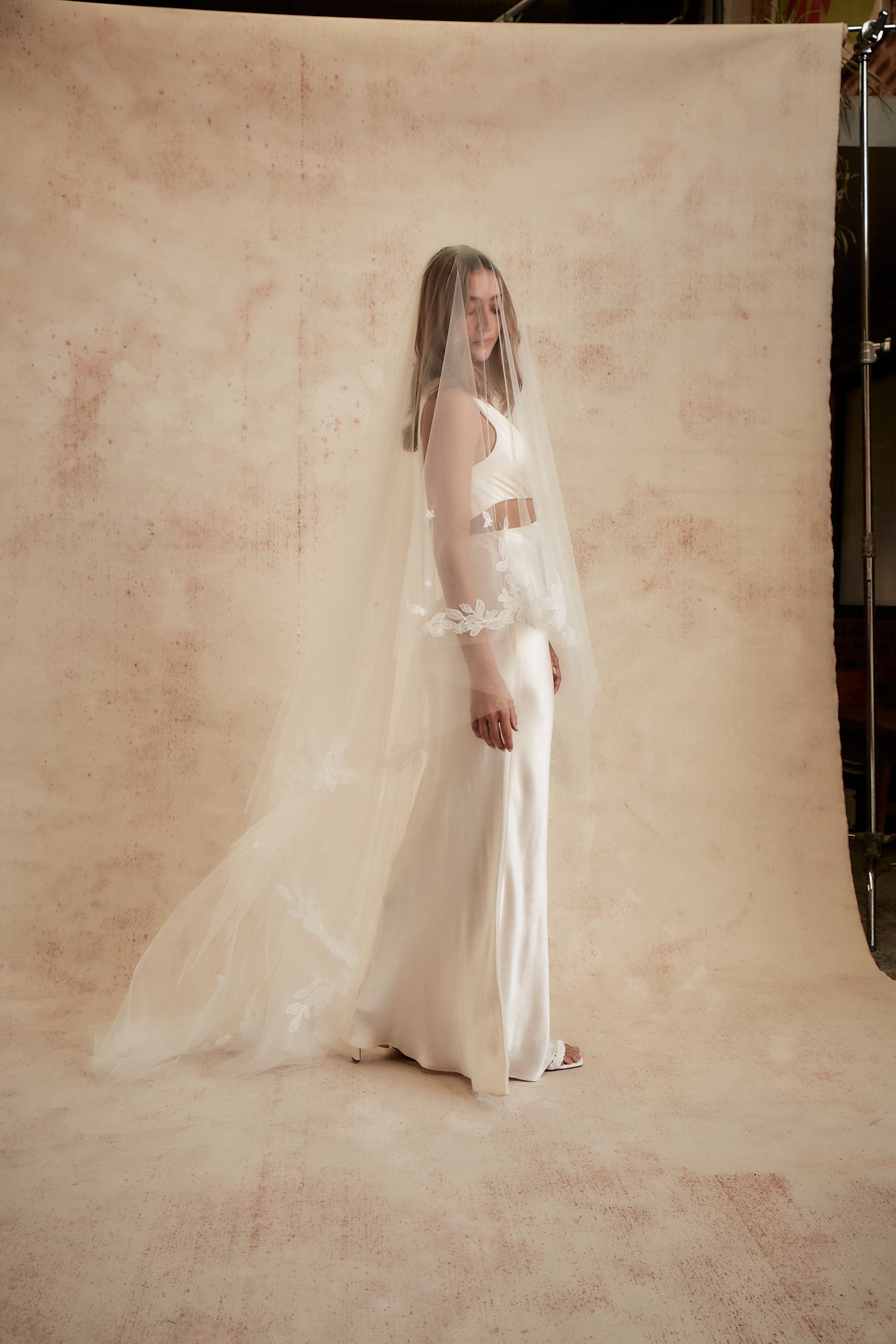 Sonia Tulle Veil with Floral Embroidery