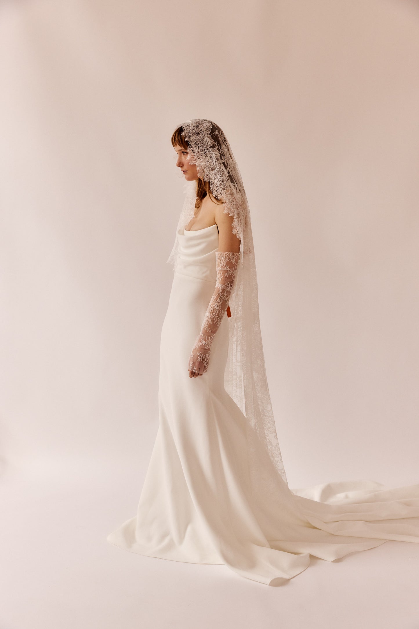 Valentina French Lace Mantilla Veil