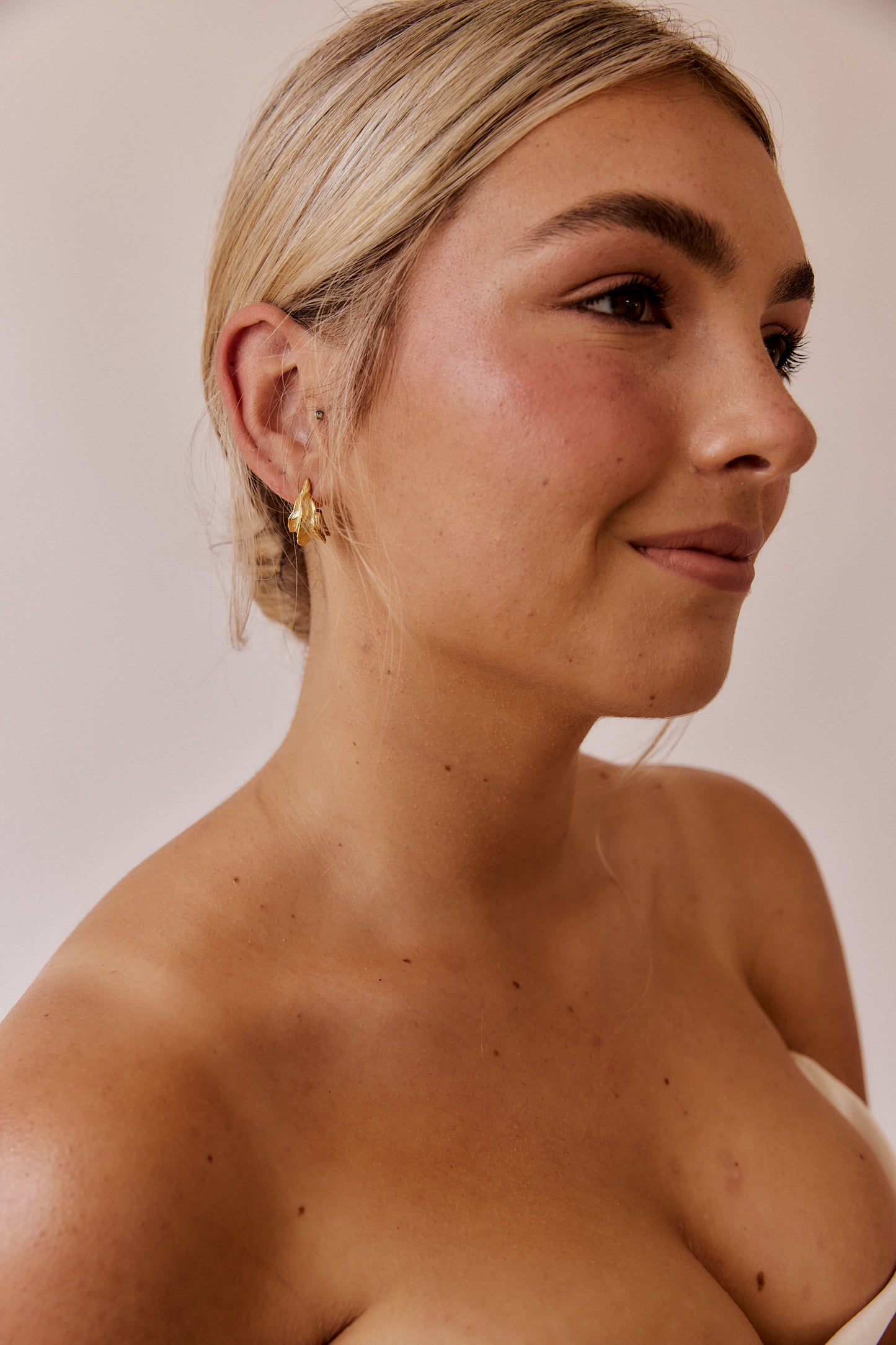 Sam Textured Huggie Earrings