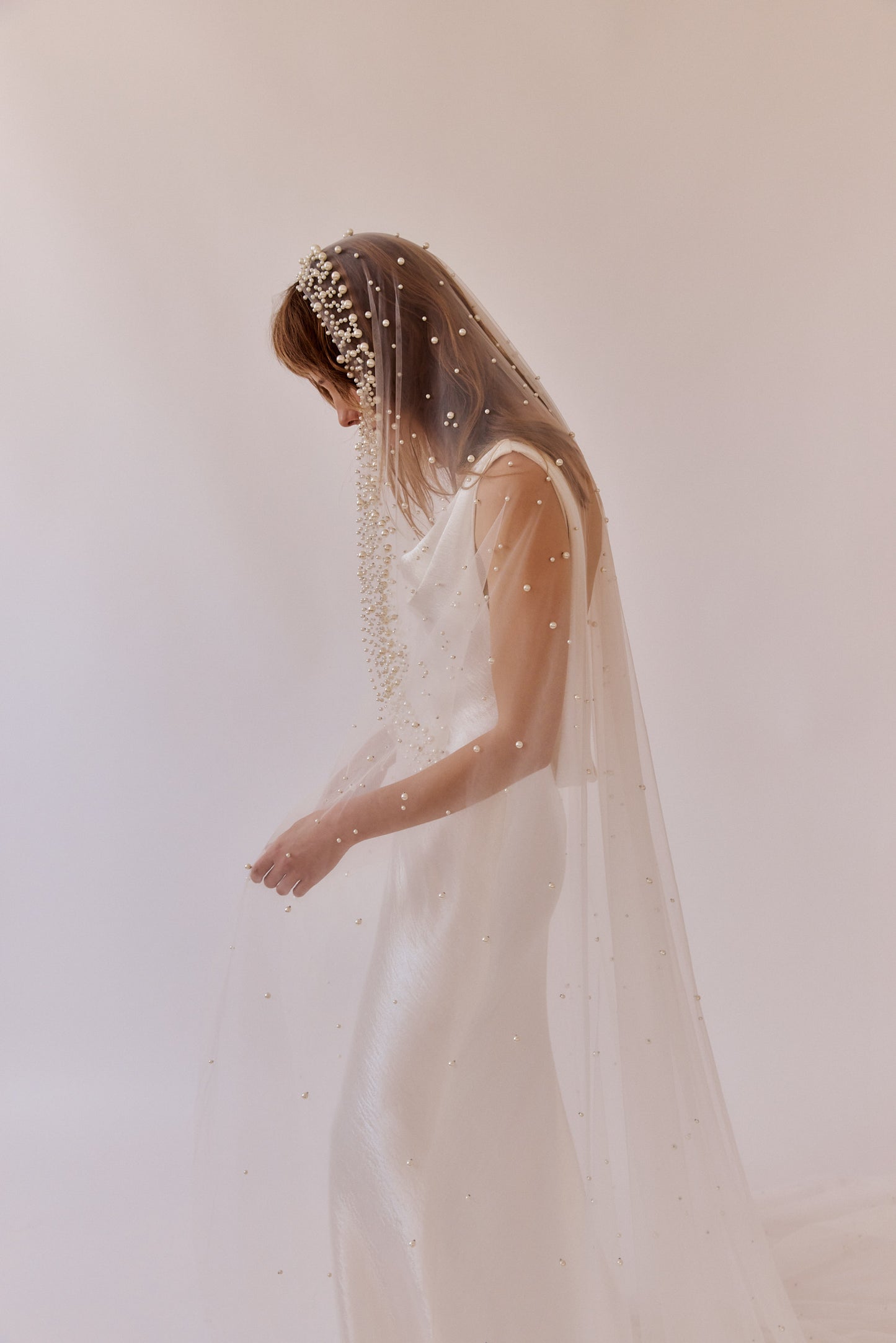 Monte Pearl Mantilla Veil