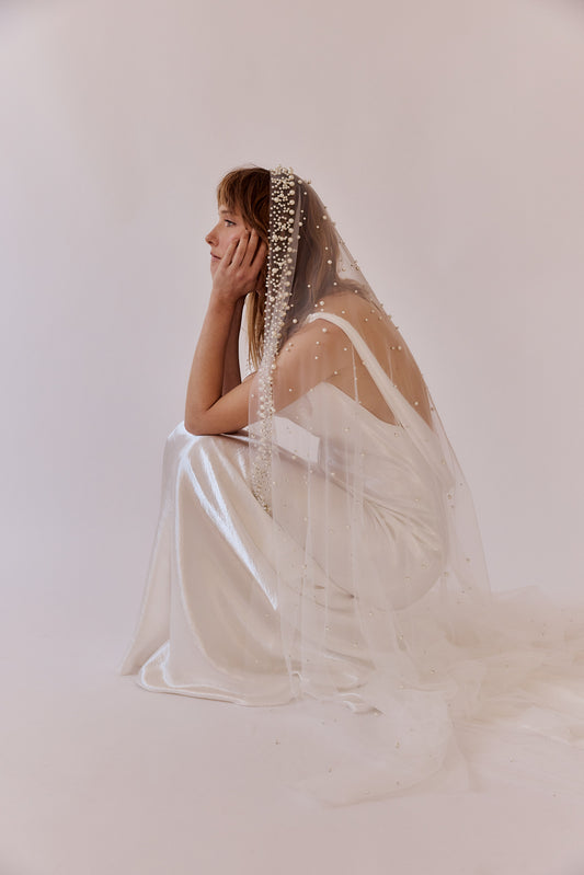 Monte Pearl Mantilla Veil