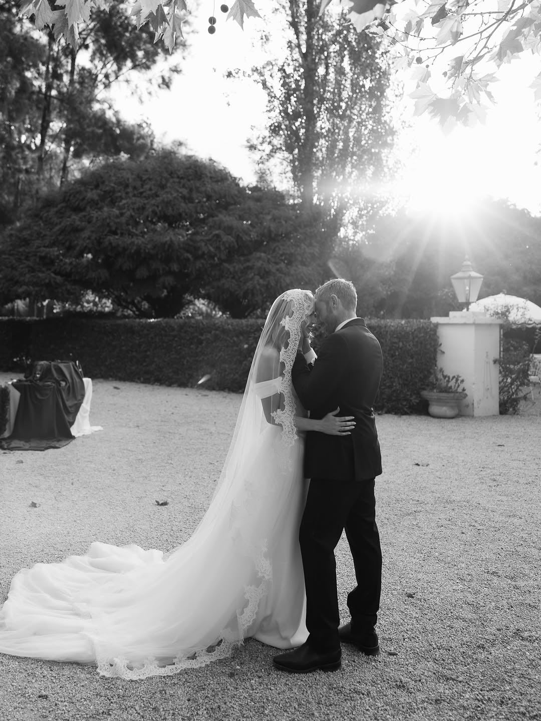 Amy Scalloped Lace Mantilla Veil