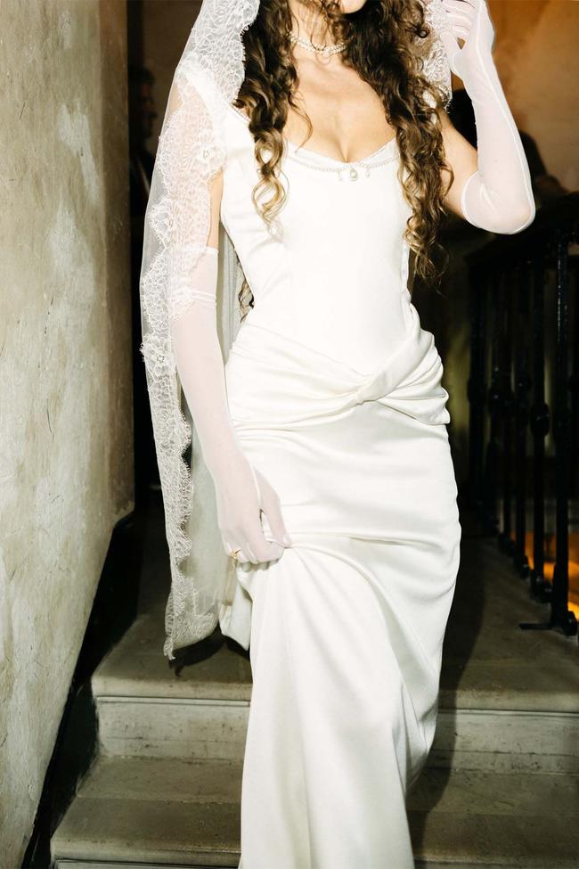 Madeline Lace-Trimmed Mantilla Veil