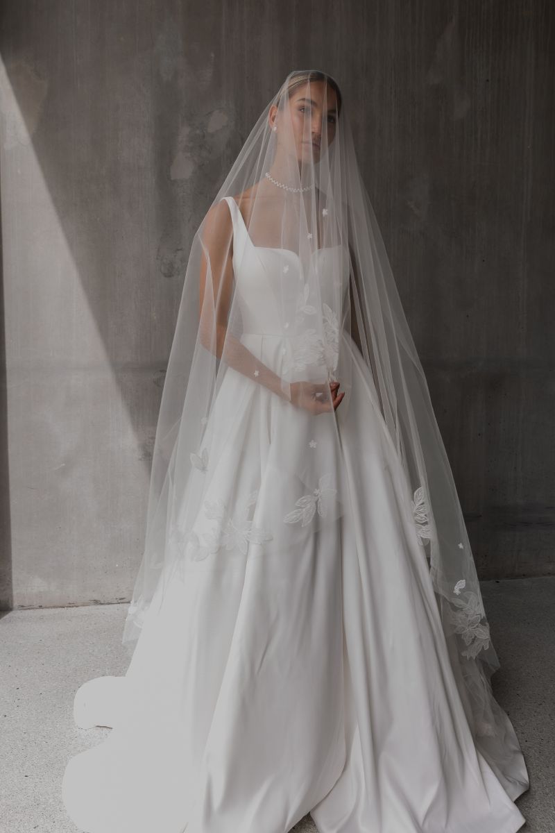 Sonia Tulle Veil with Floral Embroidery
