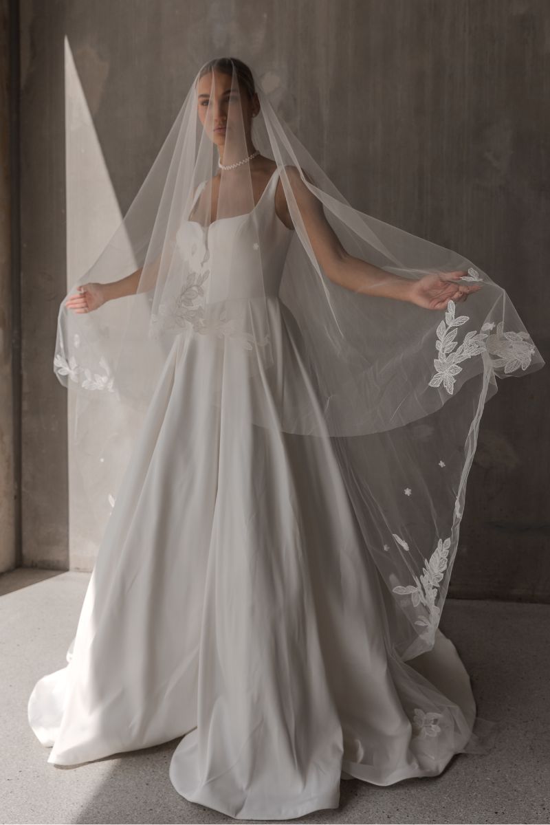Sonia Tulle Veil with Floral Embroidery