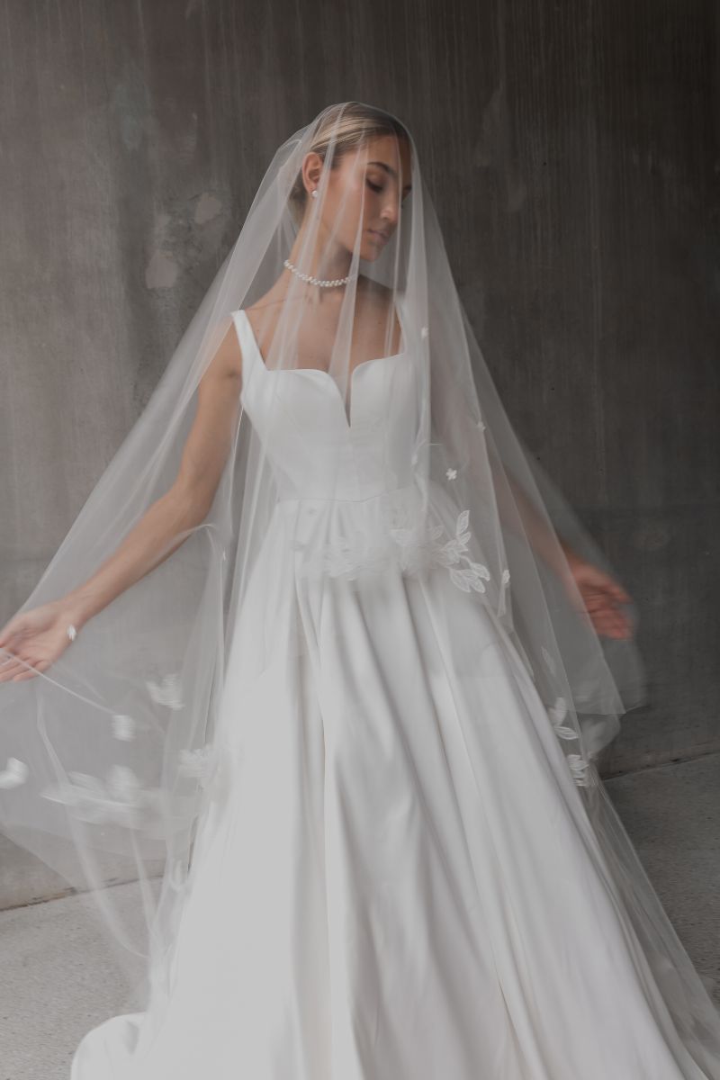 Sonia Tulle Veil with Floral Embroidery