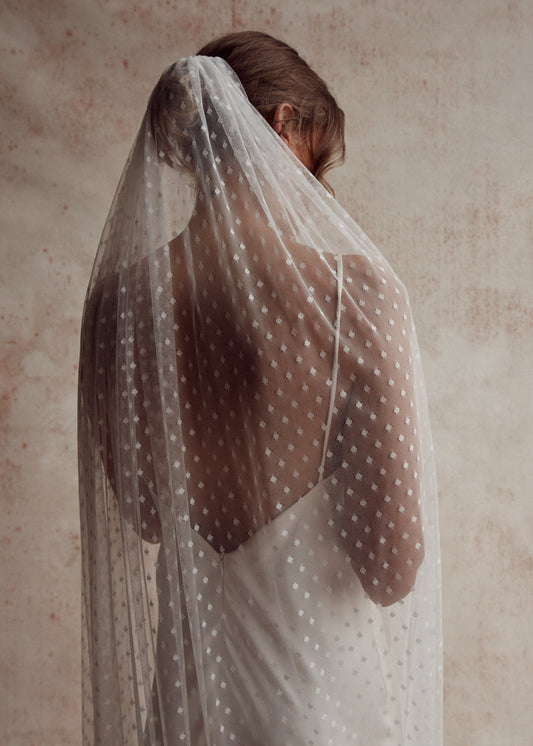 Ellie Spot Veil